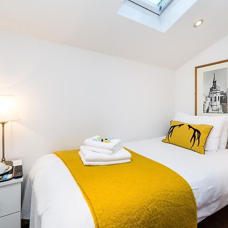 Riverbank Stay London Exterior photo