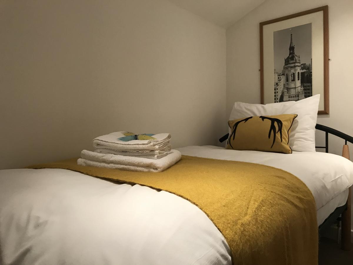 Riverbank Stay London Exterior photo