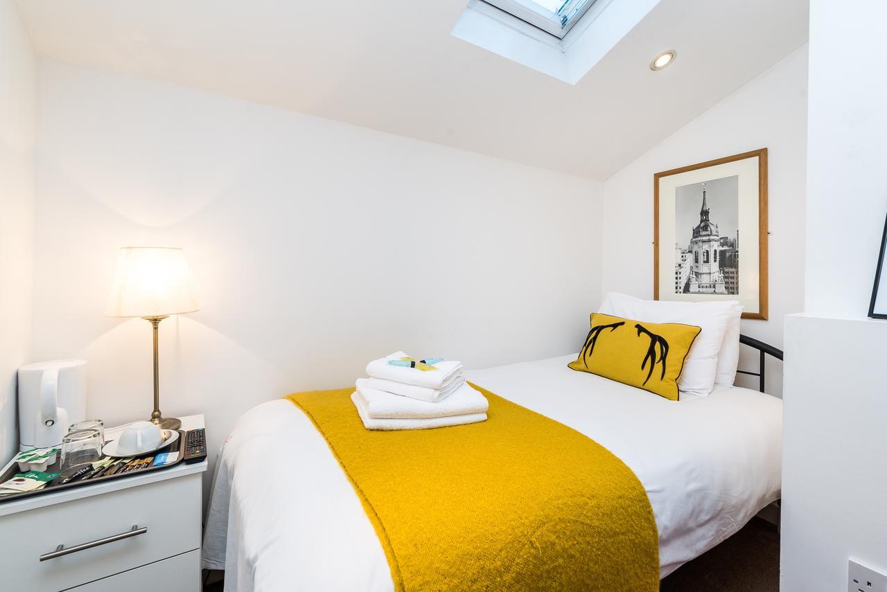 Riverbank Stay London Exterior photo