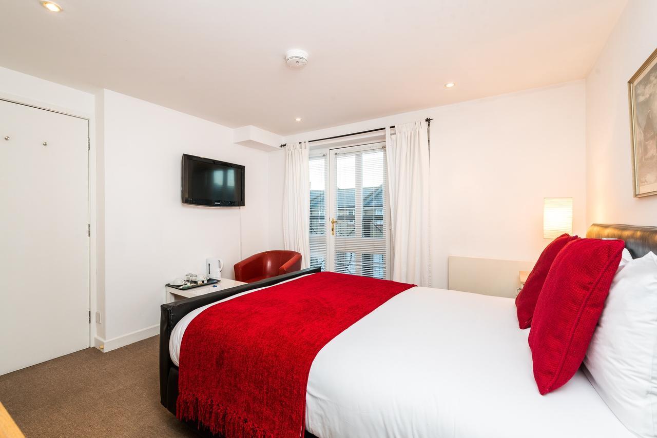 Riverbank Stay London Exterior photo